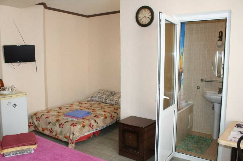 № 10 «Номер на 5 человек с отдельным входом »