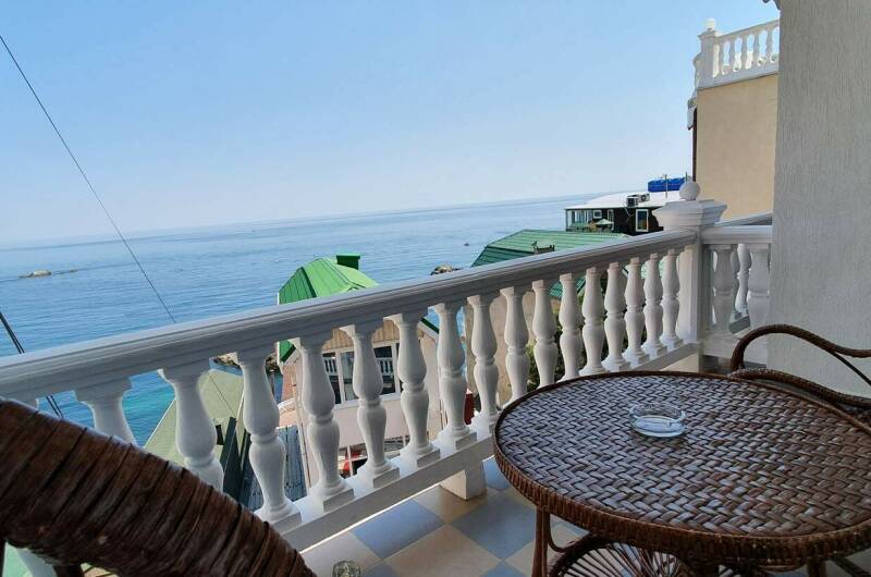 Трёхместный с видом на море