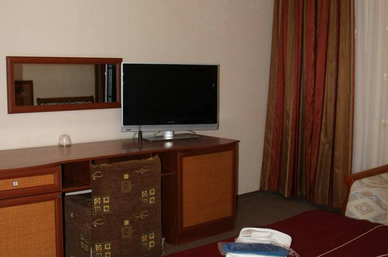 Трёхместный со своим двориком