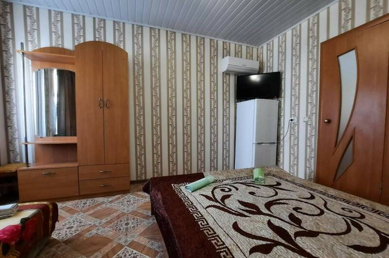 Трехместный