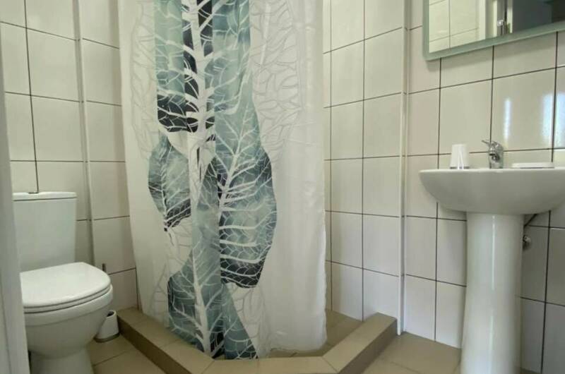 Номер с двуспальной кроватью и видом на горы