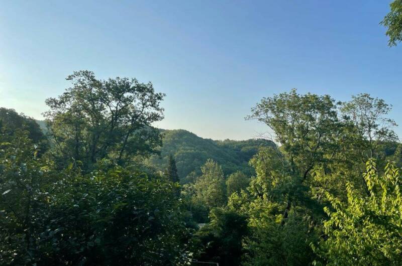 Номер с двуспальной кроватью и видом на горы