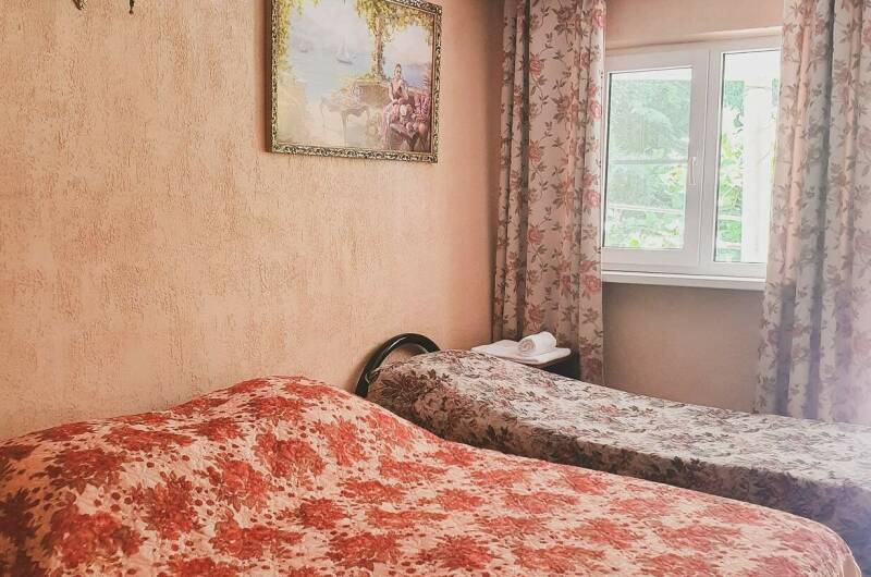 Комната на 4х гостей с балконом на 3−4 этаже