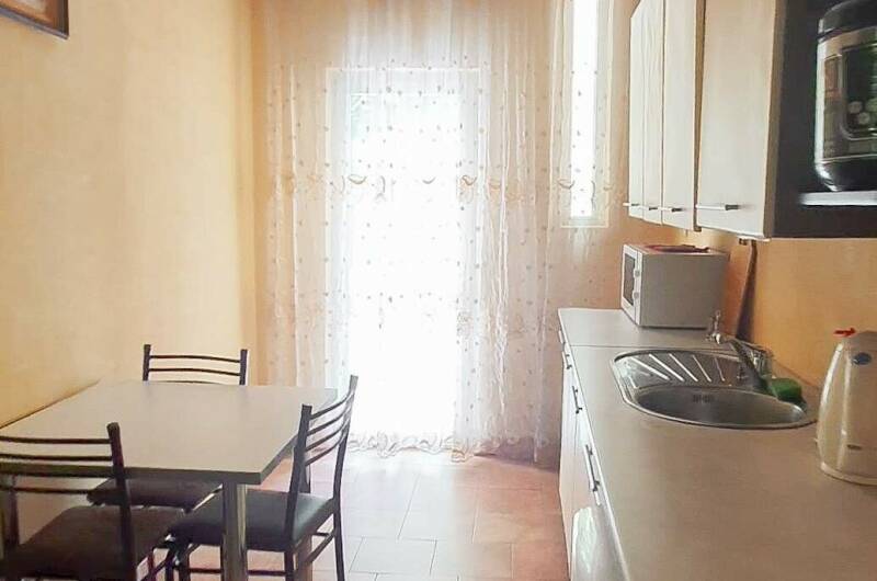 2хкомнатная на 3 м этаже до 5х человек