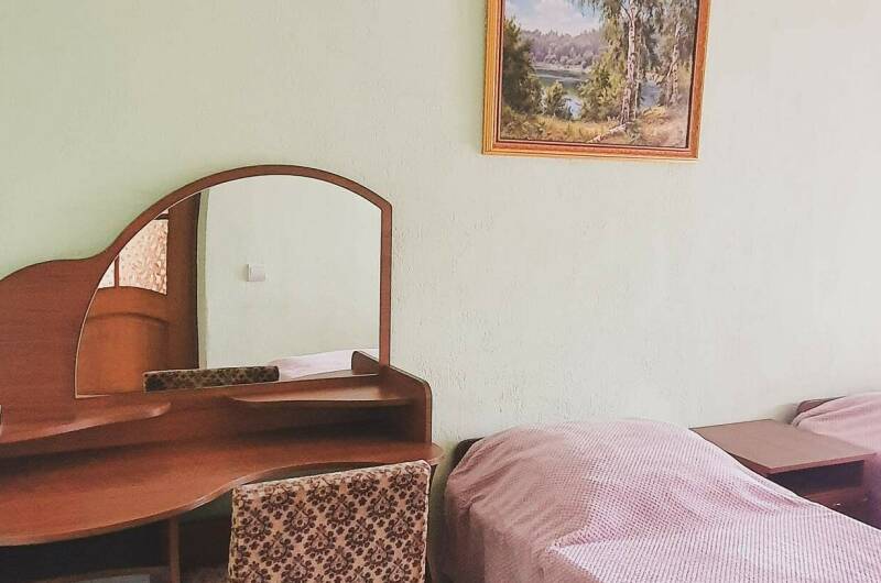 2хкомнатная на 4 м этаже до 4х человек