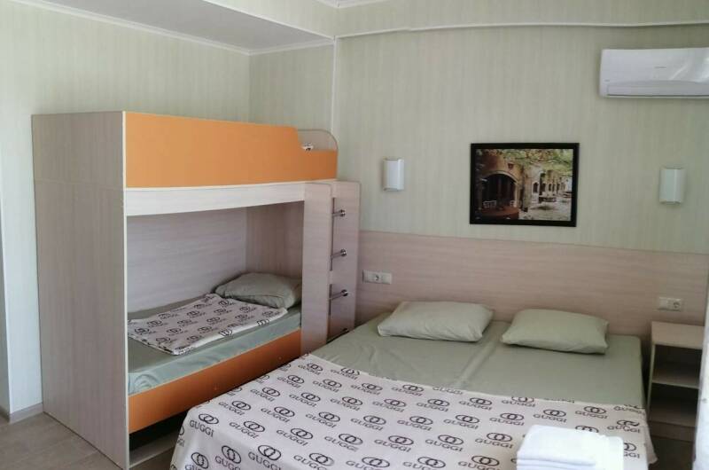 Четырехместный номер (Номер 2/5)