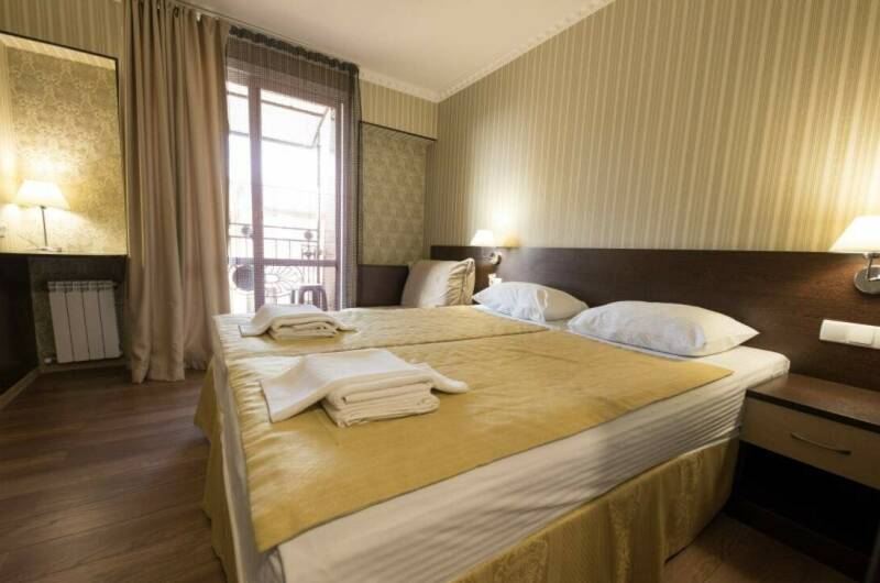 Трехместный номер с балконом