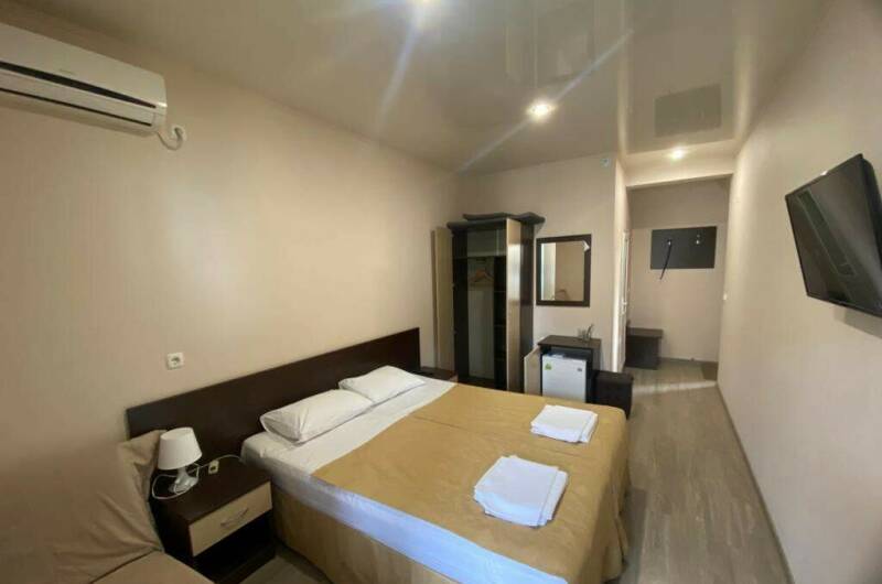 Трехместный номер с балконом