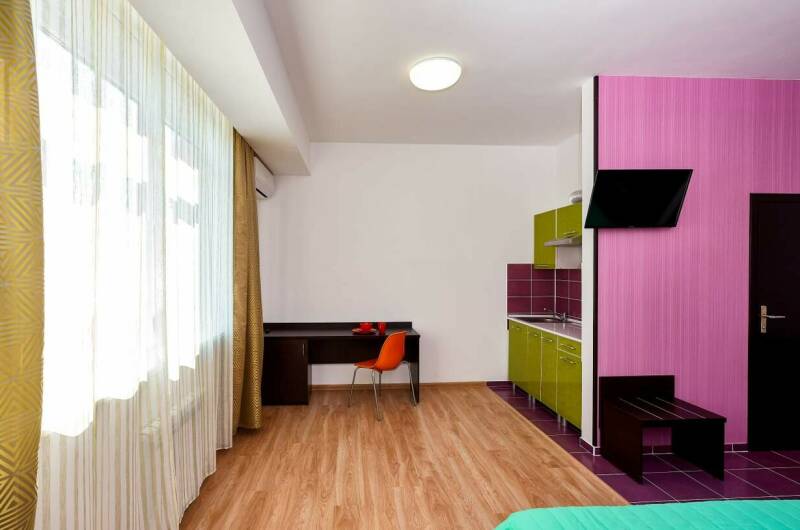 Трёхместный номер стандарт с балконом