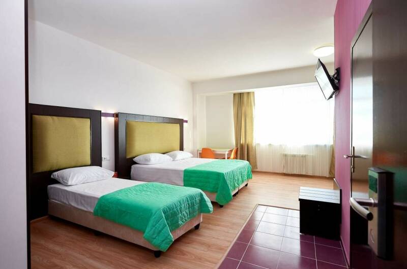 Трёхместный номер стандарт без балкона