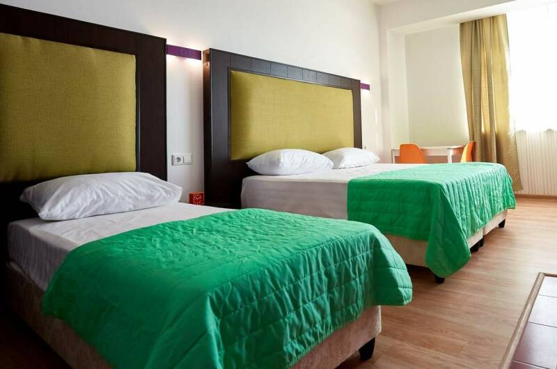 Трёхместный номер стандарт без балкона