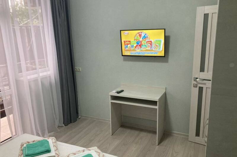 Апартаменты две комнаты с инд. кухней 4 места № 1