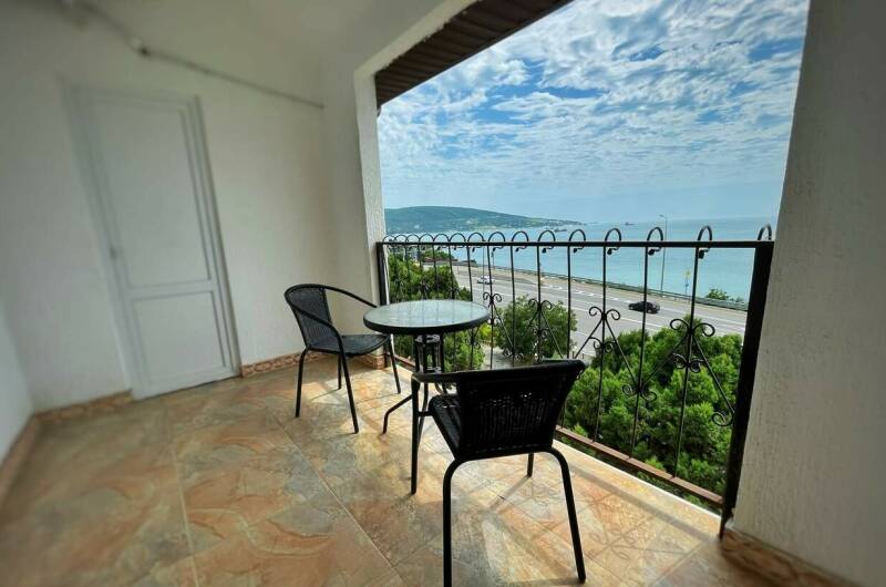 Однокомнатный номер с балконом и видом на море