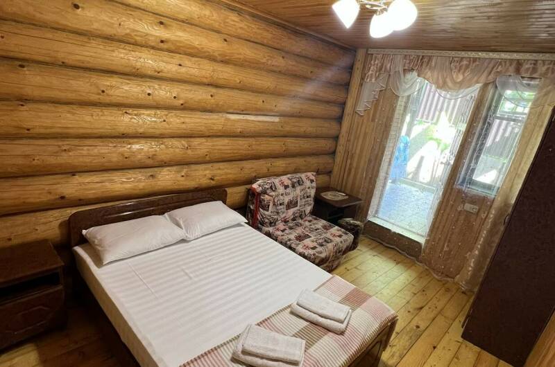 Трехместный «Комфорт» с видом на внутренний двор