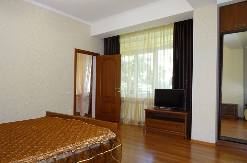 Трехкомнатный номер-студия