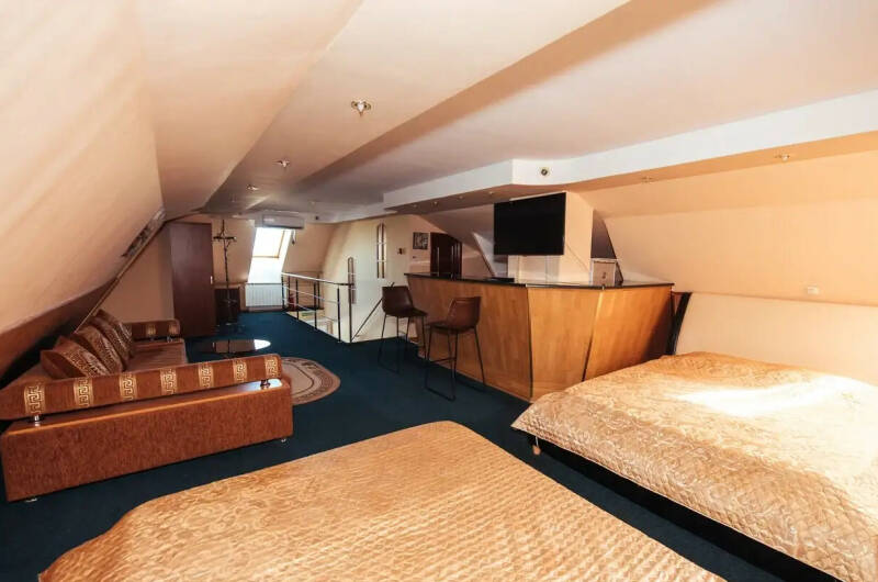 «Студия» четырехместный с панорамным балконом