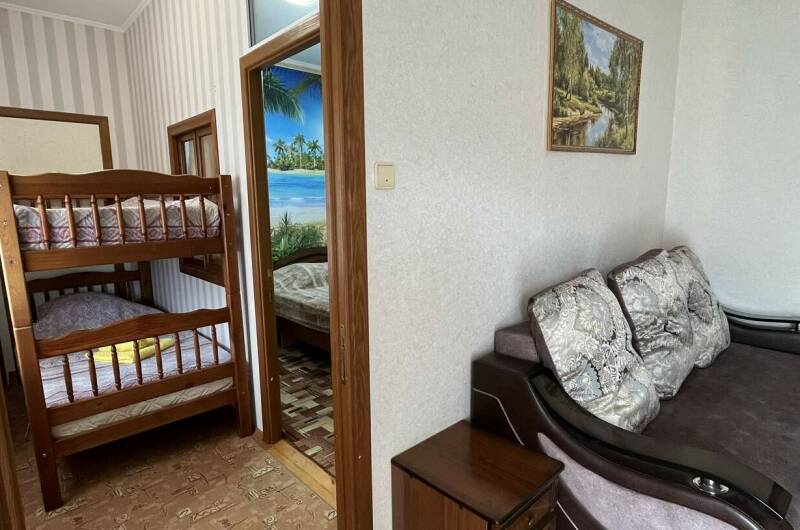 Отдельный домик на шесть человек