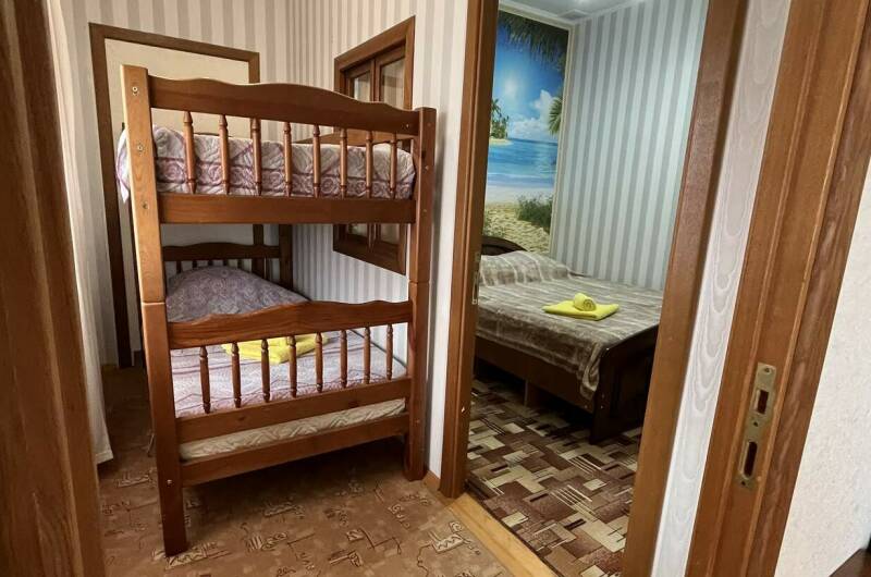 Отдельный домик на шесть человек