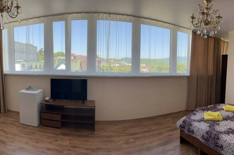 Четырёхместный номер с панорамным видом