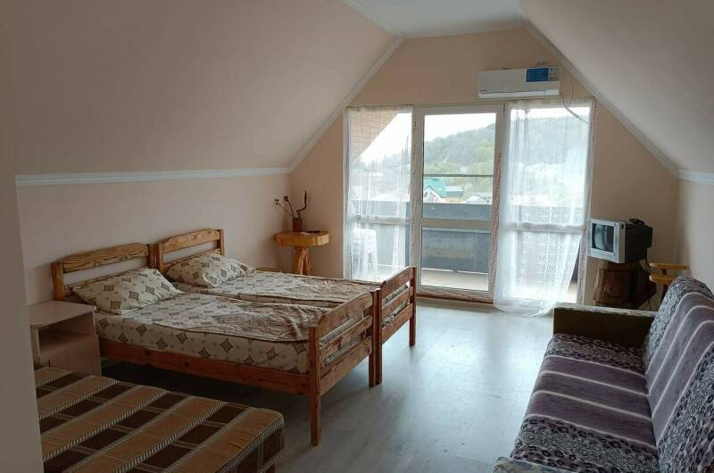 4-х местный номер «Комфорт» с балконом