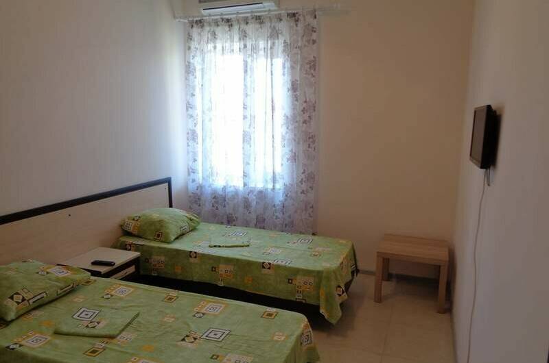 Номер «Эконом» 2-х местный (душ и туалет на этаже)