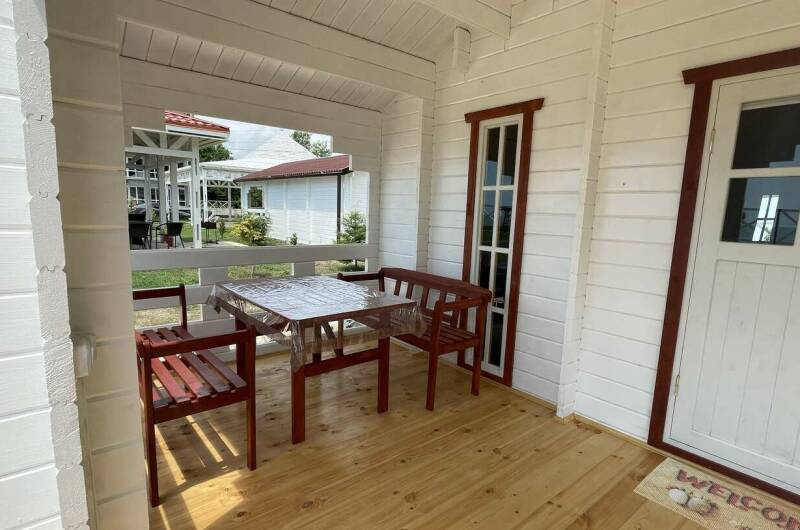 Домик с верандой