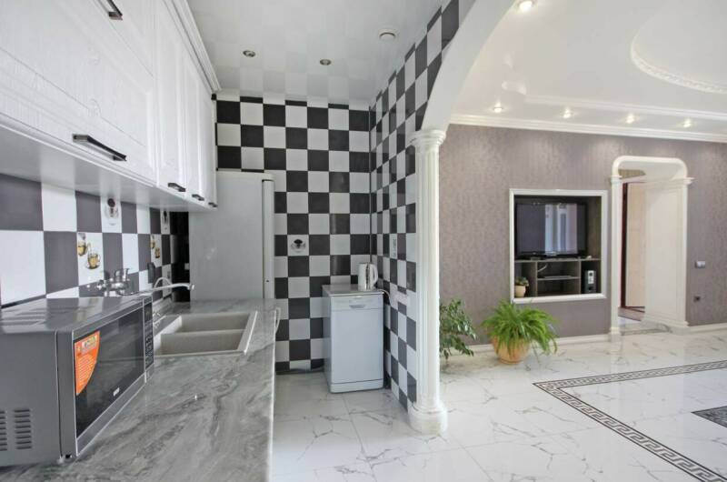 Апартаменты 3-х комнатные с кухней