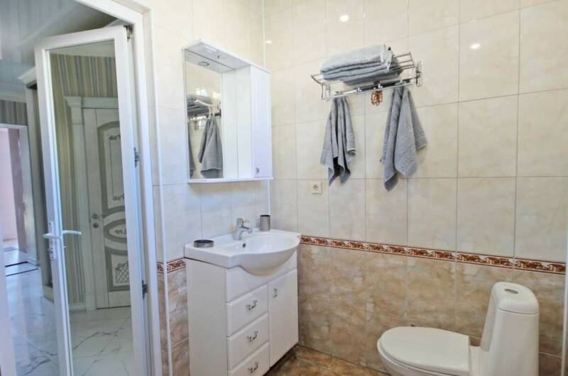 Апартаменты 3-х комнатные с кухней