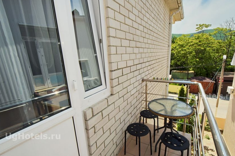 Стандарт 3-х местный с балконом