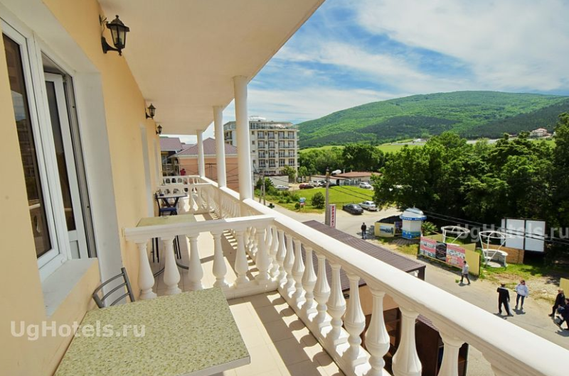 «Стандарт» 4-х местный с балконом