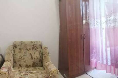 Студия с кухней, индивидуальным входом и двориком