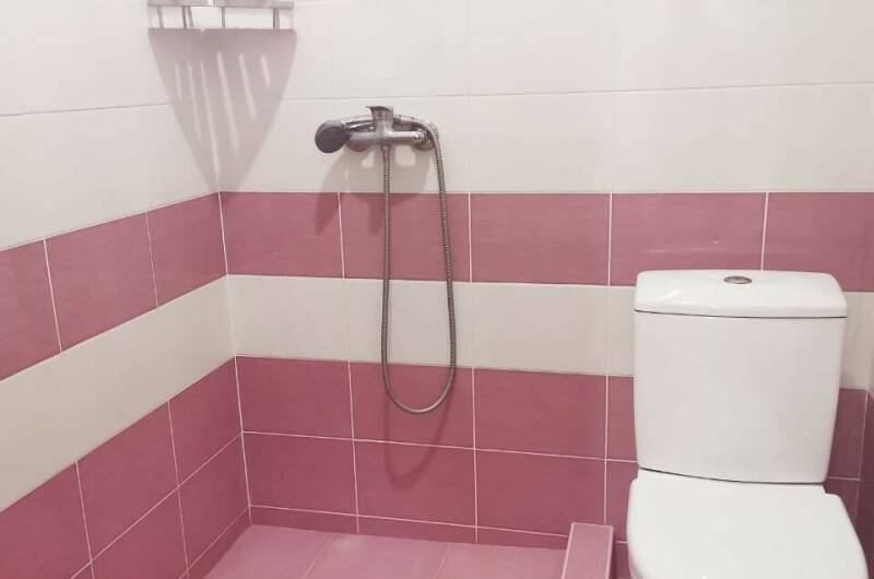 Студия с кухней, индивидуальным входом и двориком