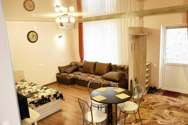 Комната-студия № 8