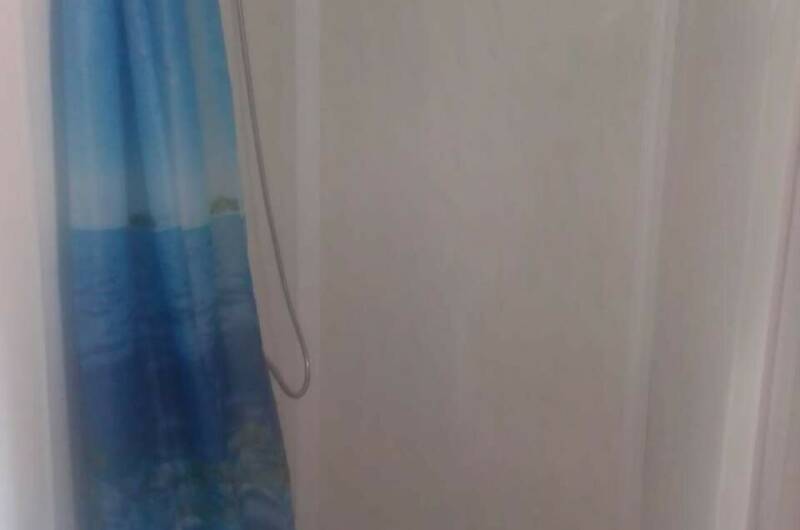 Трехместный номер с основными удобствами