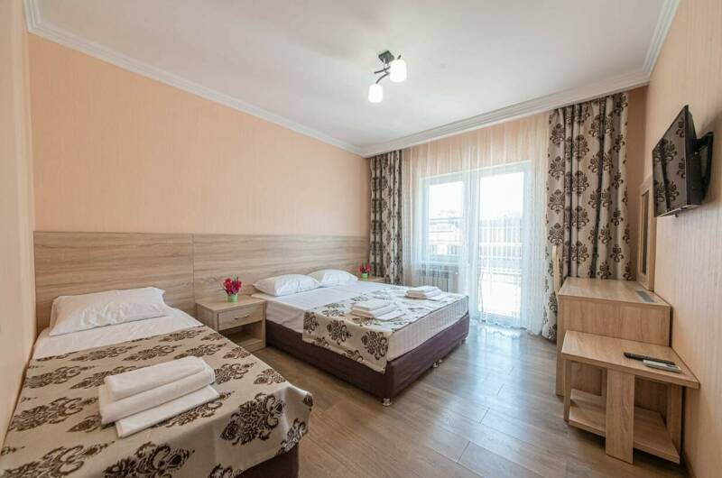 Стандарт 3-х местный с балконом