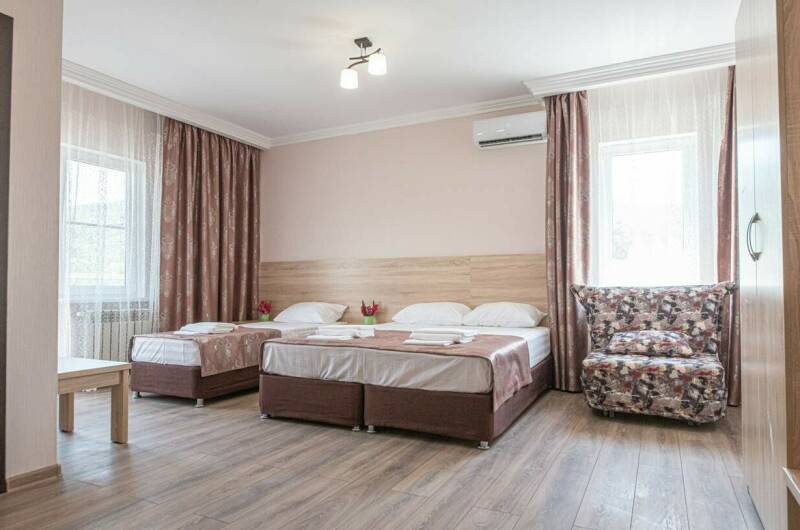 Люкс 3-х местный с балконом