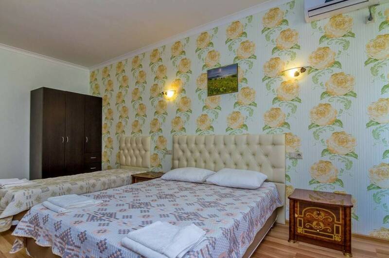 Трёхместные номера «Комфорт» с балконом