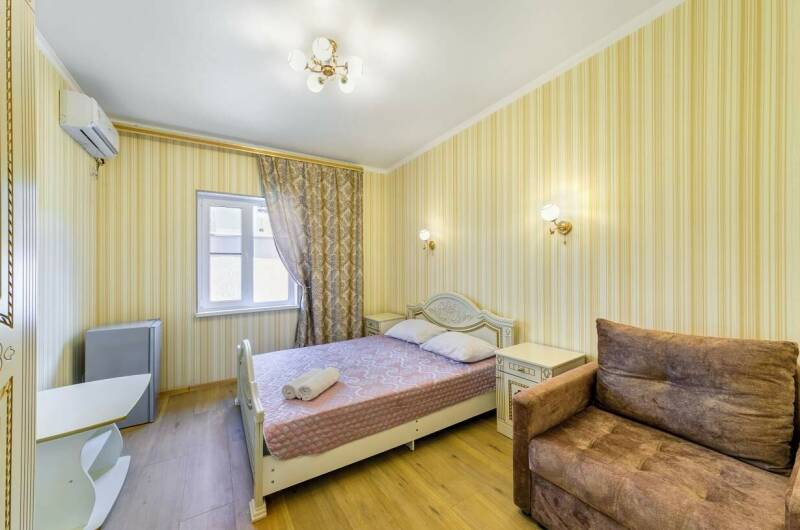 Трехместный номер с общей ванной на 1 м этаже