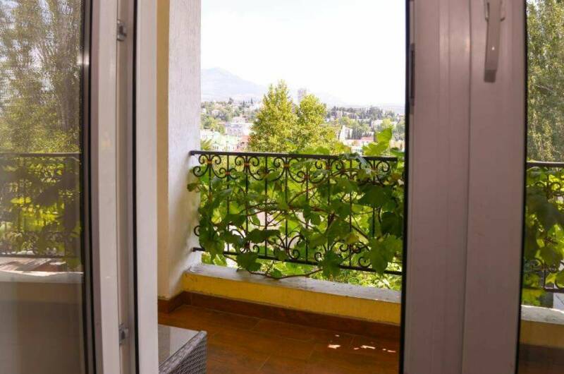 Апартаменты с балконом