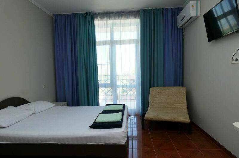 2-х местный «Полулюкс» с балконом на переулок