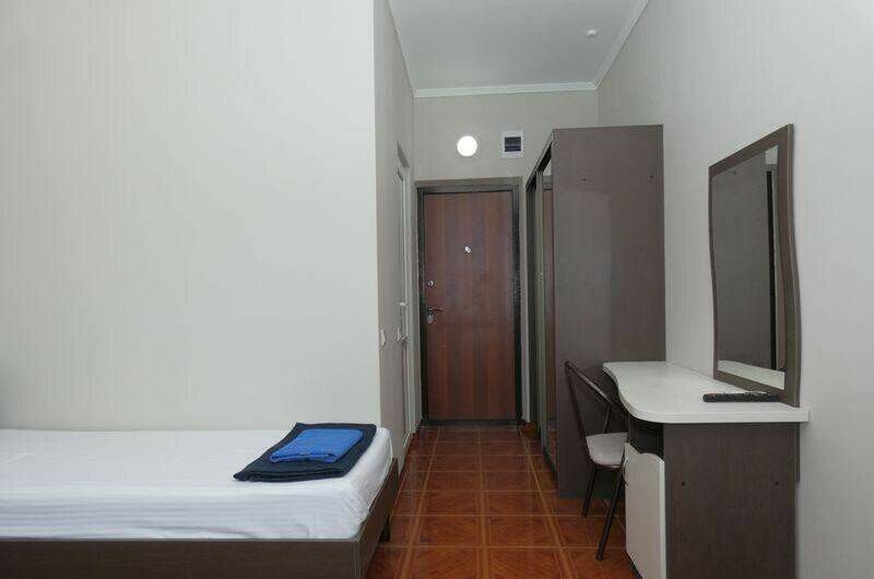 4-х местный «Полулюкс» с балконом на переулок