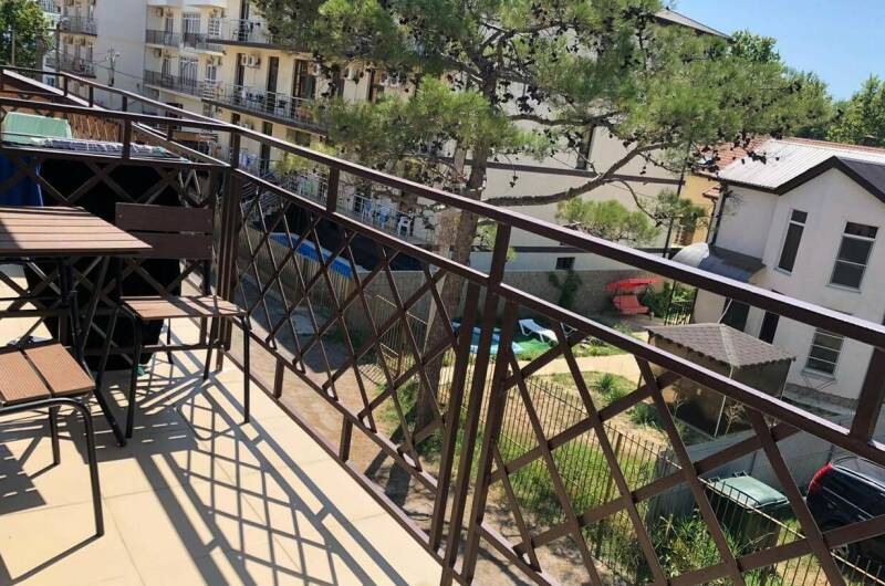 4-х местный «Полулюкс» с балконом на переулок