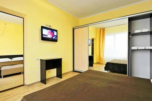 Стандарт 4-х местный (2 комнаты) с балконом