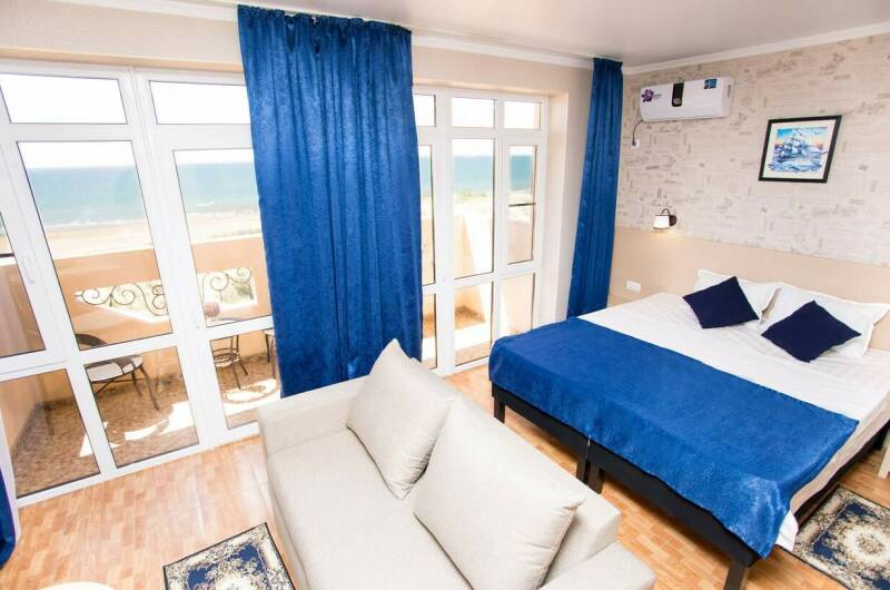 4-х местный «Джуниор сьют» с видом на море