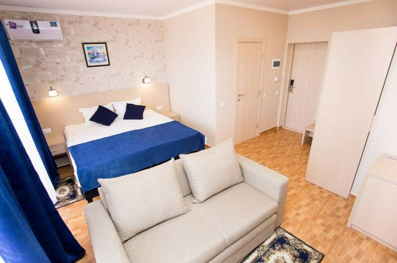 4-х местный «Джуниор сьют» с видом на море