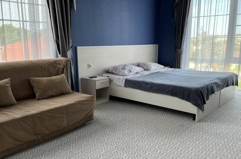 Апартаменты на 4-х человек с собственным двориком