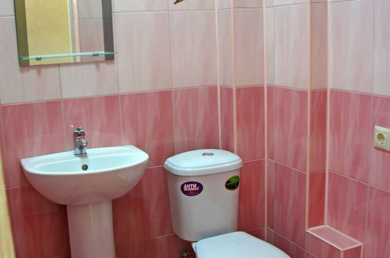 Апартаменты студия на 3-х с собственным двориком