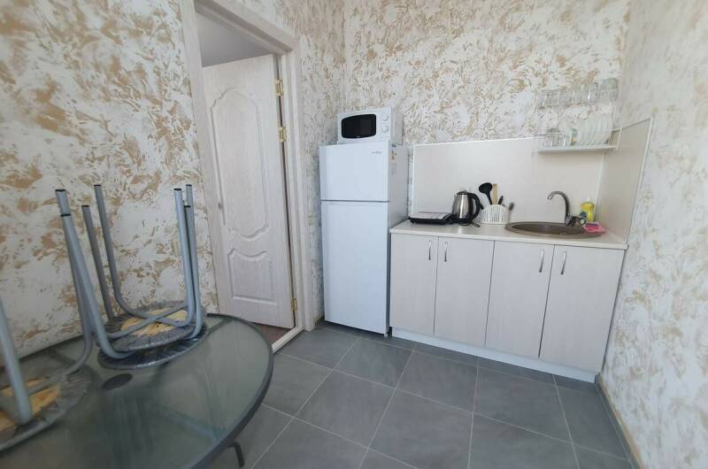 Апартаменты студия на 3-х с французским балконом