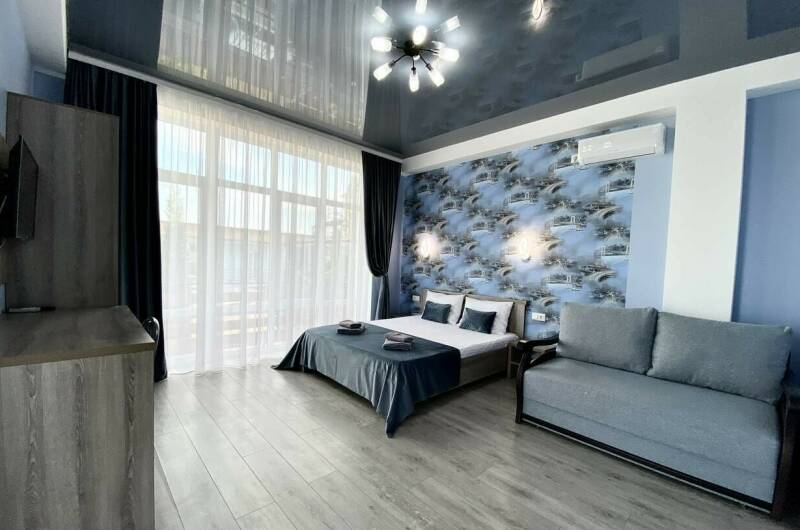 Номер «Комфорт+» с балконом (до 4 человек)