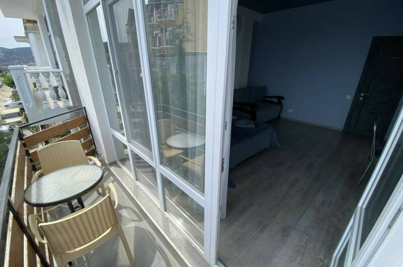 Номер «Комфорт+» с балконом (до 4 человек)